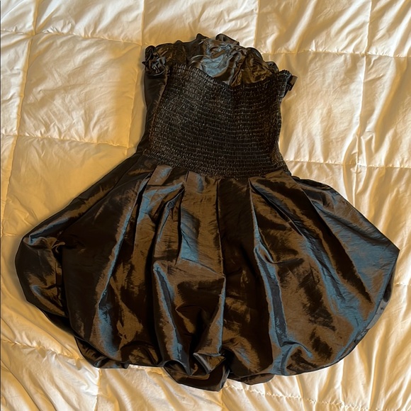 Dark silver strapless dress with roses - Picture 2 of 3